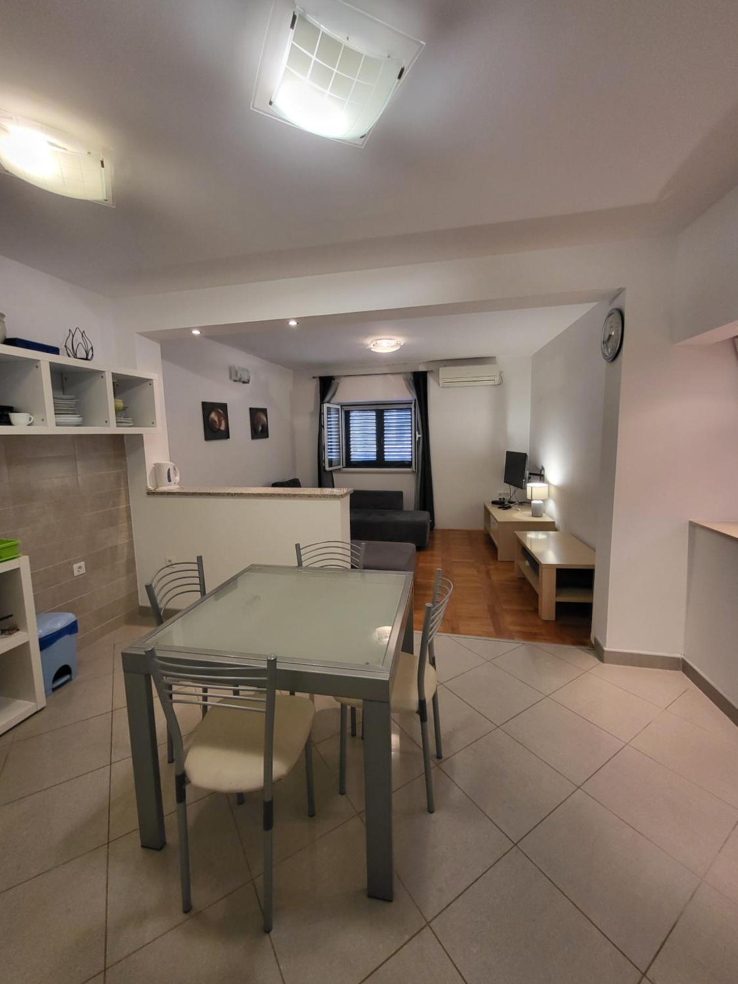 Guest Accomodation Zura 스크라딘 외부 사진