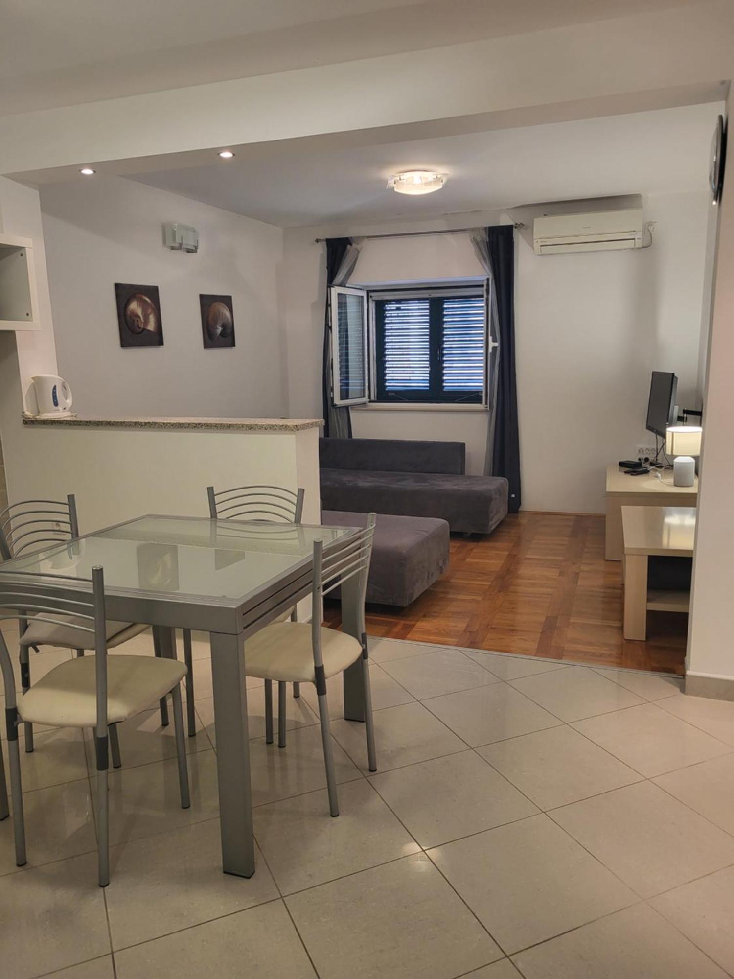 Guest Accomodation Zura 스크라딘 외부 사진