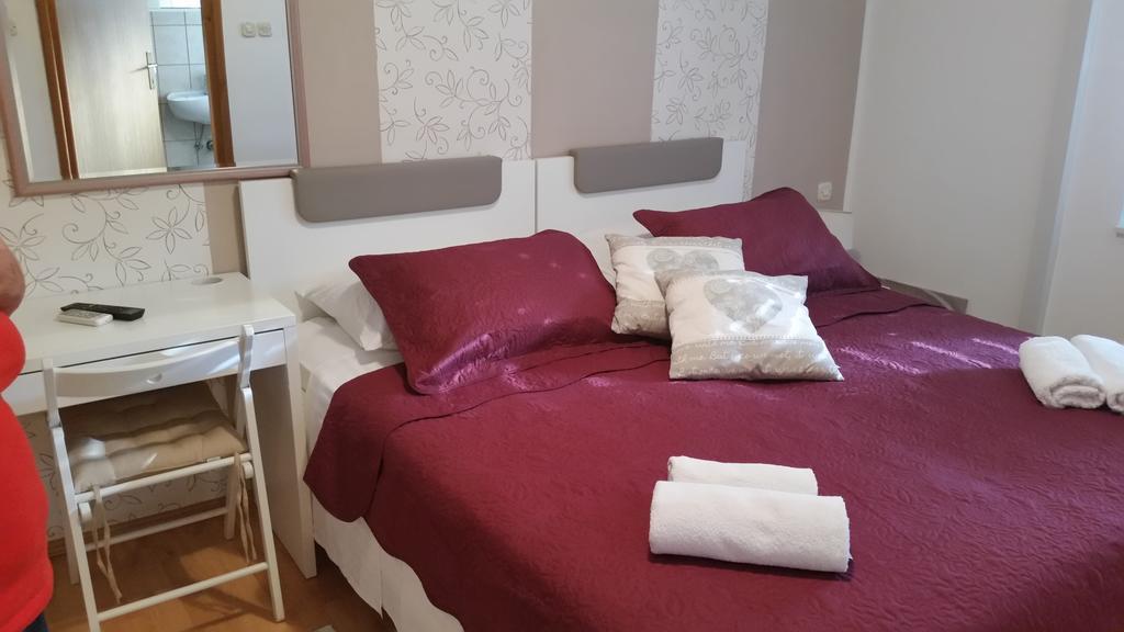 Guest Accomodation Zura 스크라딘 외부 사진