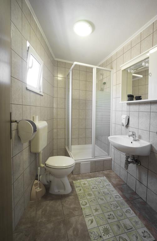 Guest Accomodation Zura 스크라딘 외부 사진