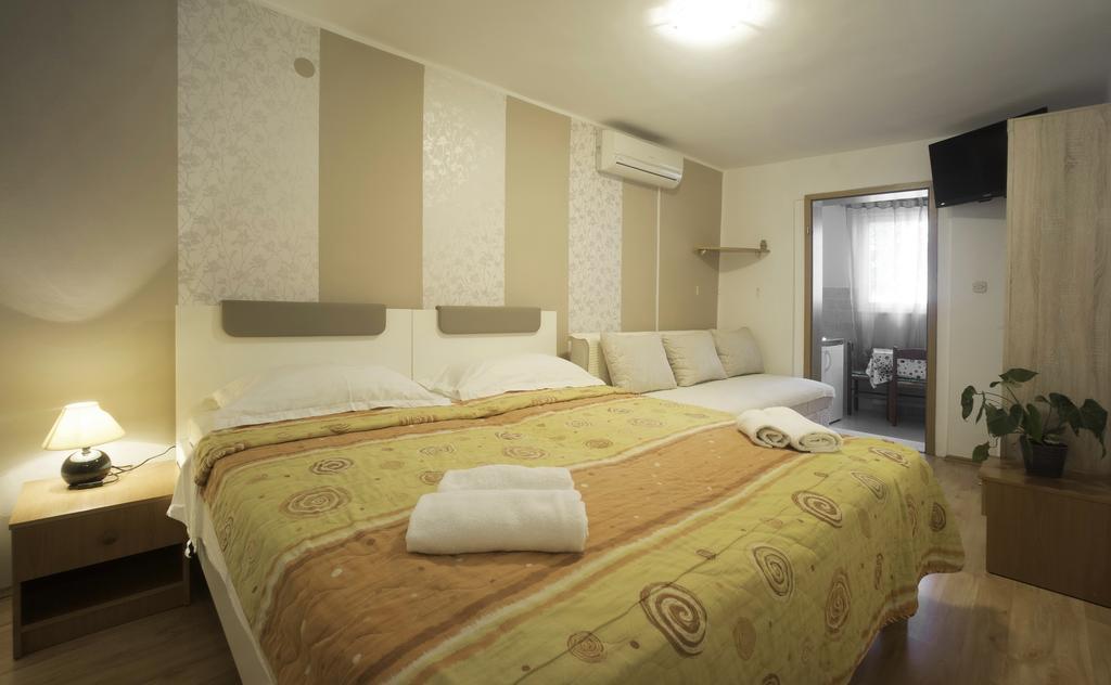 Guest Accomodation Zura 스크라딘 외부 사진