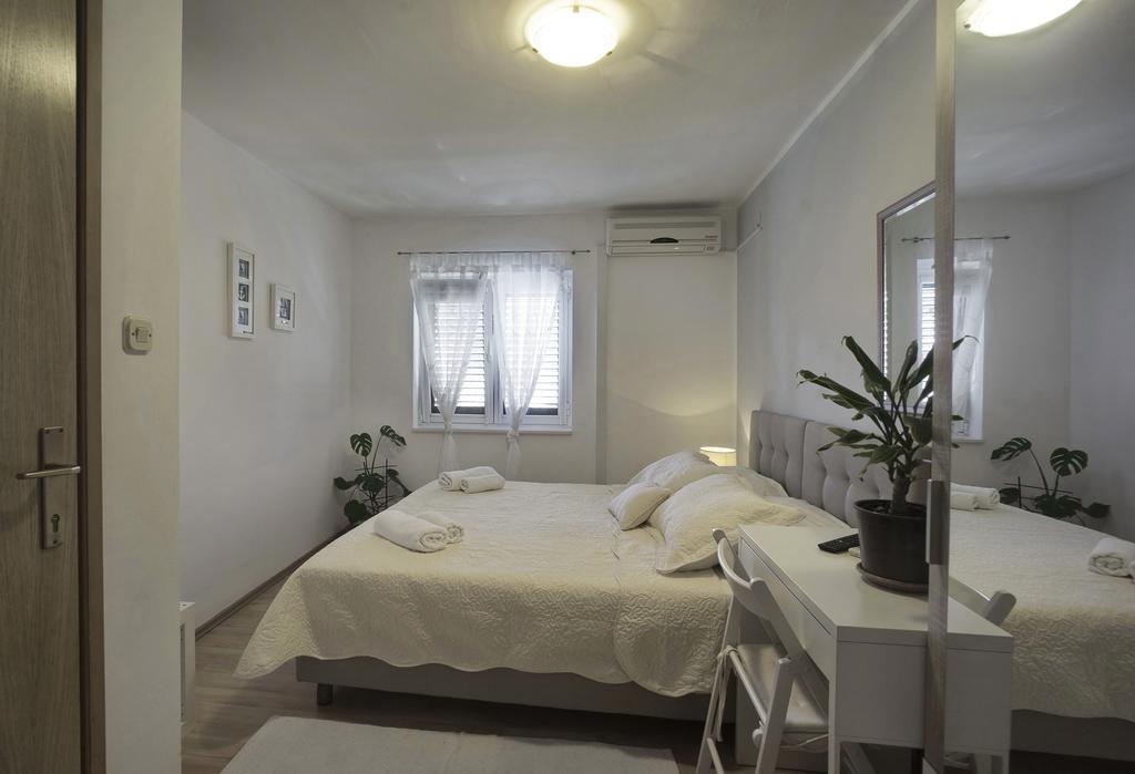 Guest Accomodation Zura 스크라딘 외부 사진