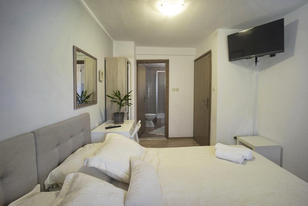 Guest Accomodation Zura 스크라딘 외부 사진
